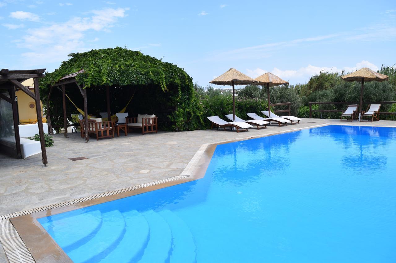 Tzane Studios & Apartments - Steps Away From Golden Beach Chrisi Akti  Exterior foto